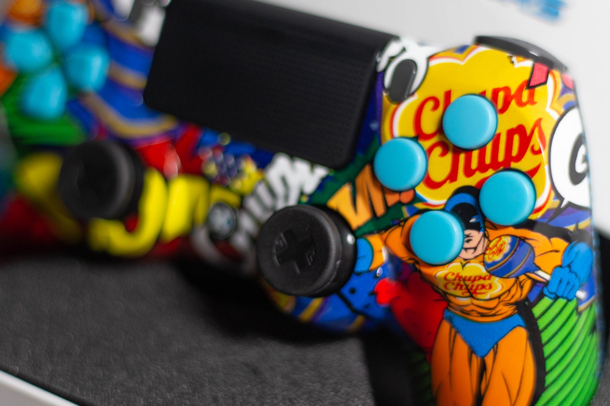 XControllers and the Spanish YouTube Gaming stars have designed an amazing Chupa Chups controller image