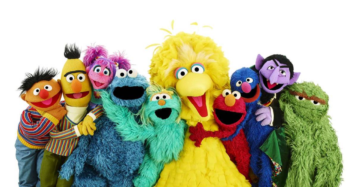 Bulldog Licensing Announces Sesame Street Collectible and Apparel Deals image