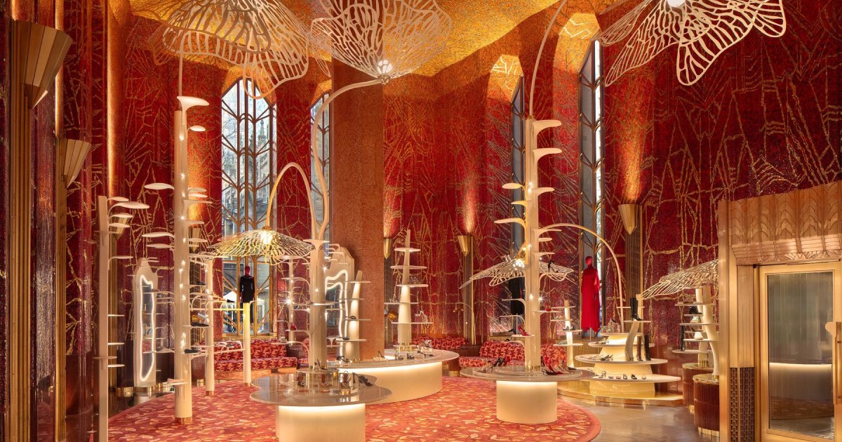 Retailers Expand In-Store Experiences image