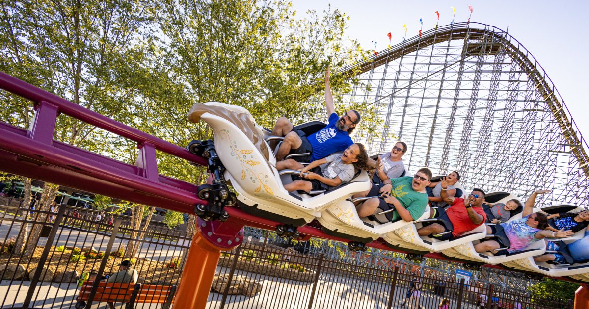 Theme Parks, Entertainment Centers Look to Licensing  image